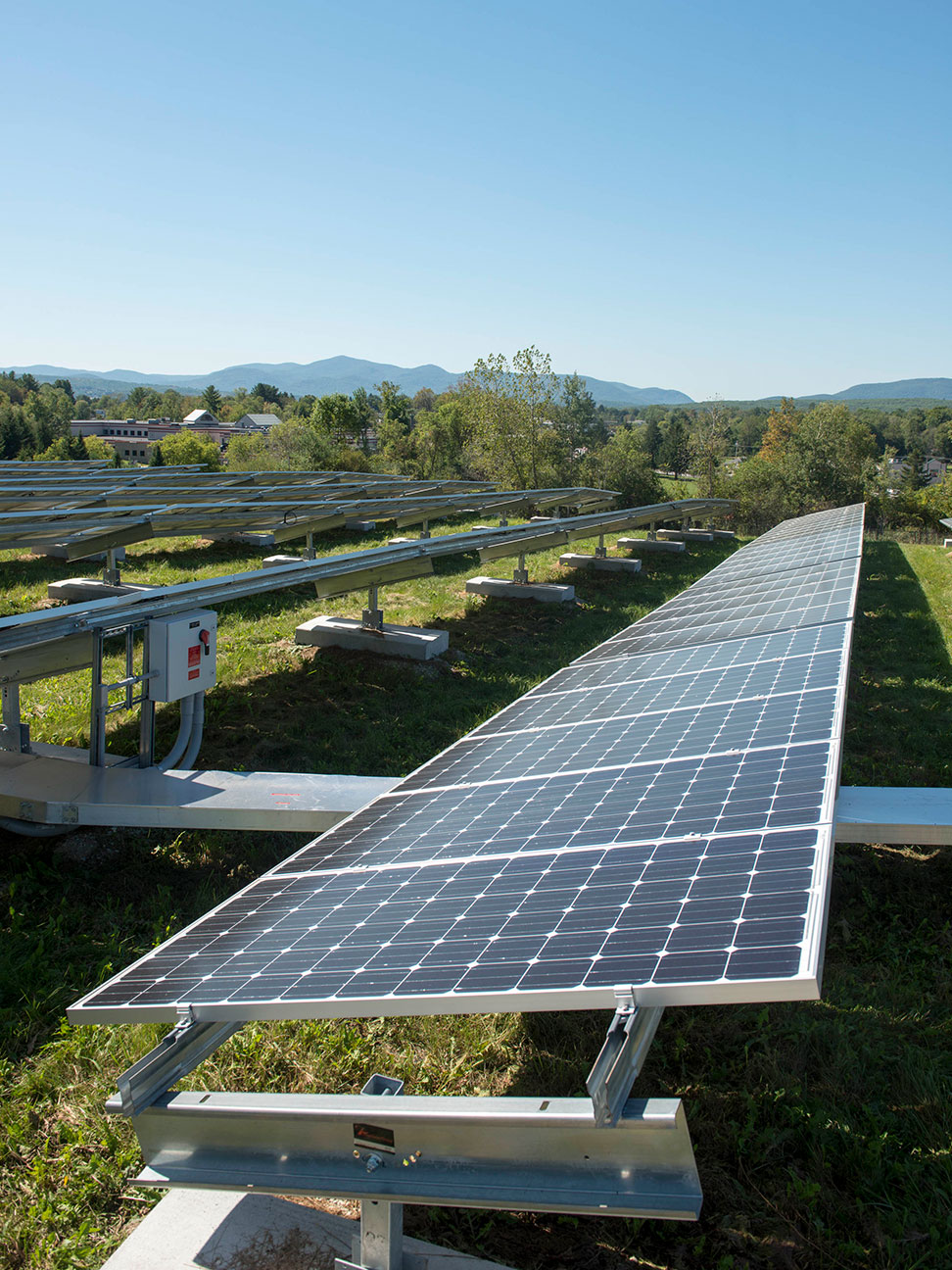 rutland_solar_stafford_hill_portrait_01